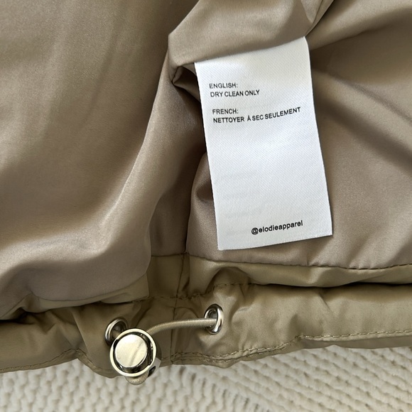 Elodie puffer oversized vest tag says size XS but fits to medium - Picture 3 of 13